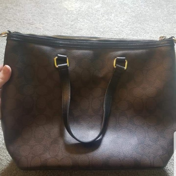 Like new Coach bag - Picture 4 of 5
